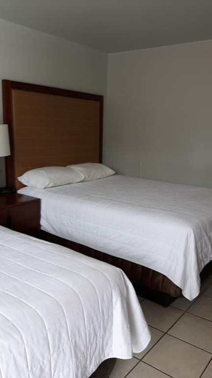 Edgewater Inn Sylvan Lake Bagian luar foto